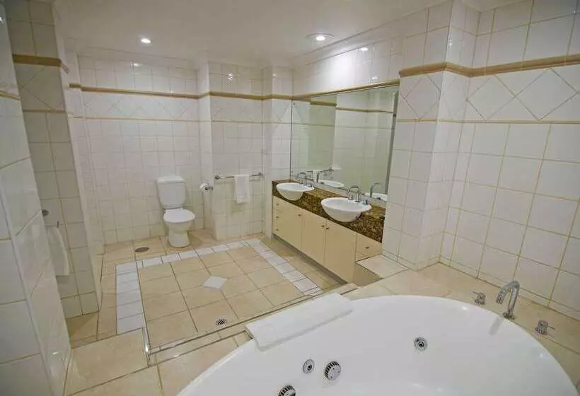 فندق Quality Apartments Adelaide Central