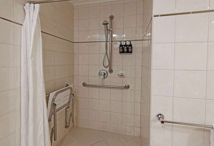 فندق Quality Apartments Adelaide Central