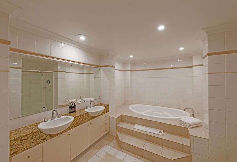 فندق Quality Apartments Adelaide Central