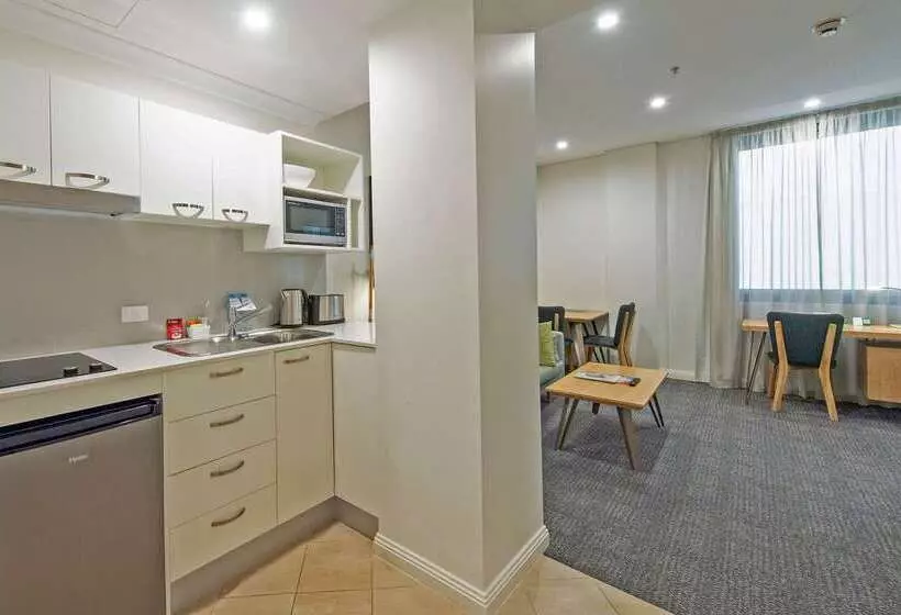 فندق Quality Apartments Adelaide Central