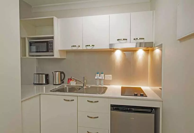 فندق Quality Apartments Adelaide Central