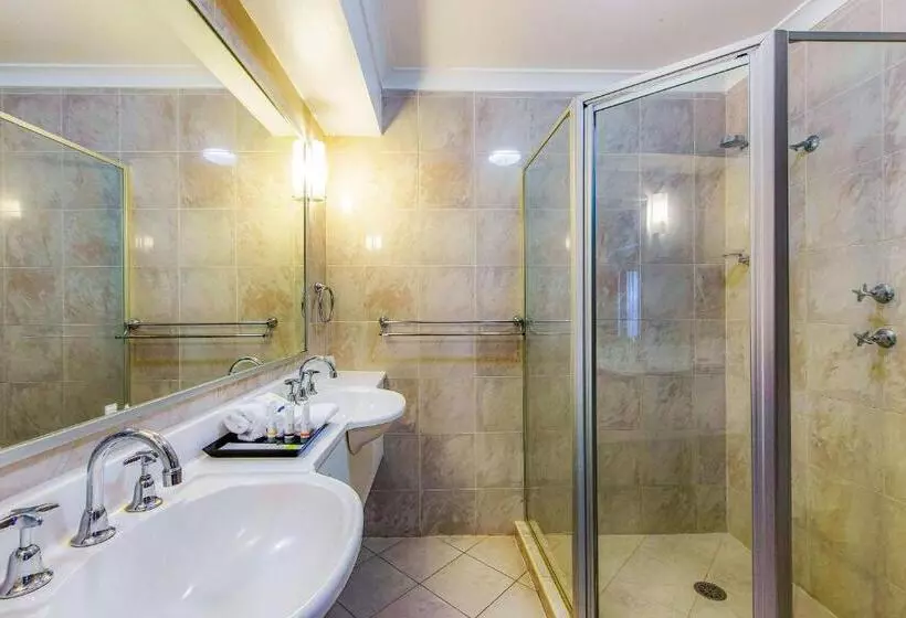 בית מלון כפרי Quality Inn Penrith Sydney