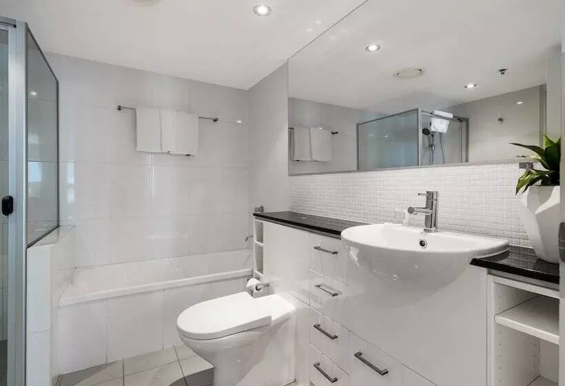 Отель Quest River Park Central