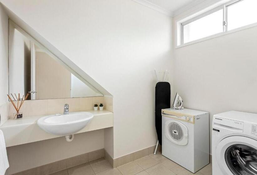 فندق Quest Williamstown North