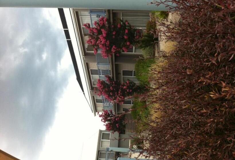 فندق Quest Williamstown North