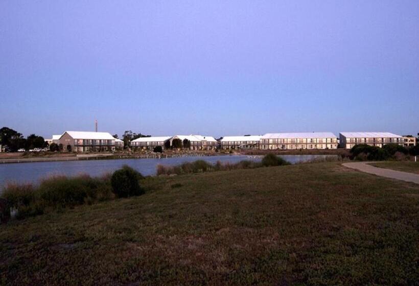 فندق Quest Williamstown North