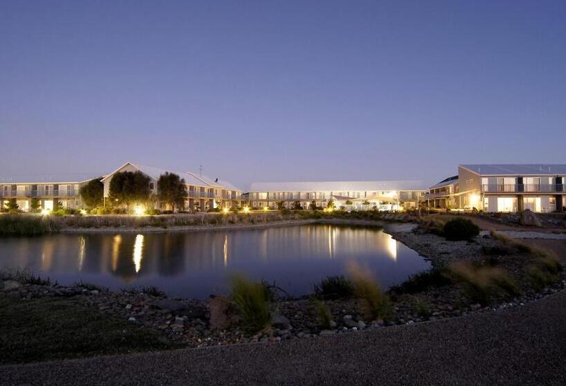 فندق Quest Williamstown North