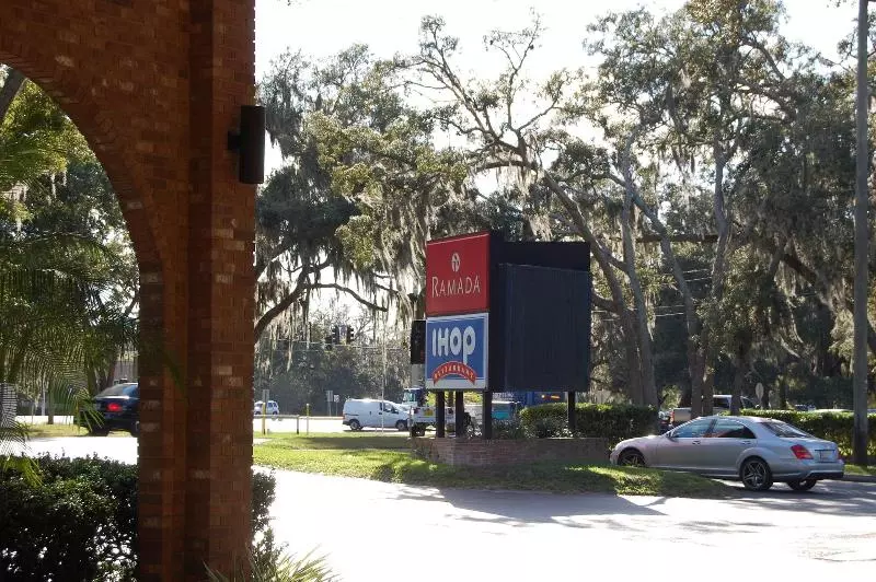 هتل Ramada By Wyndham Temple Terrace/tampa North