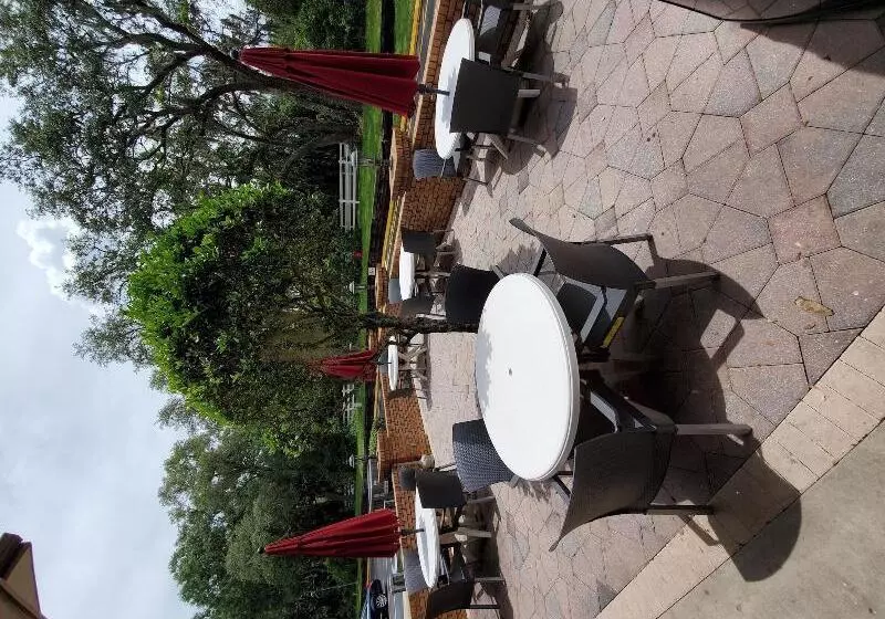 هتل Ramada By Wyndham Temple Terrace/tampa North