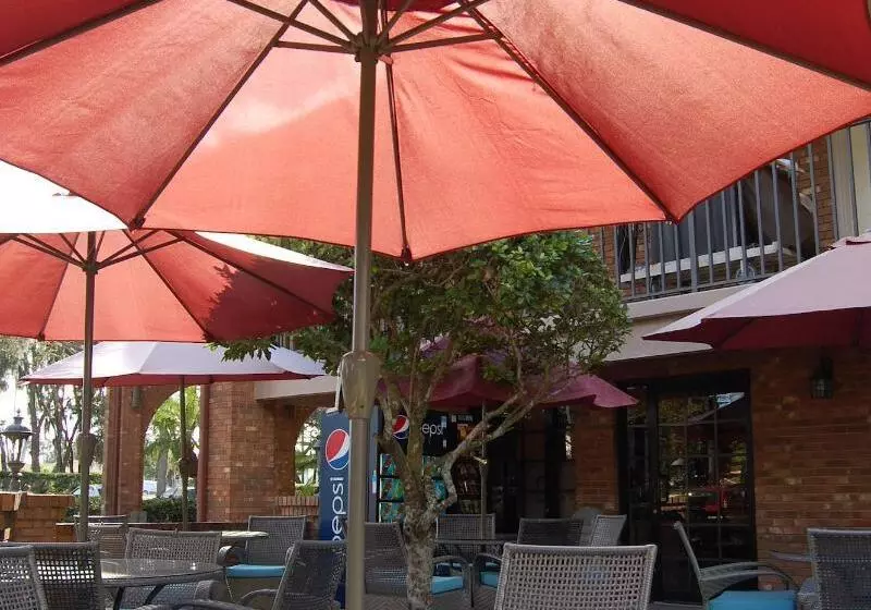 هتل Ramada By Wyndham Temple Terrace/tampa North