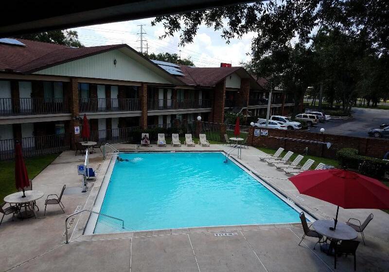 فندق Ramada By Wyndham Temple Terrace/tampa North