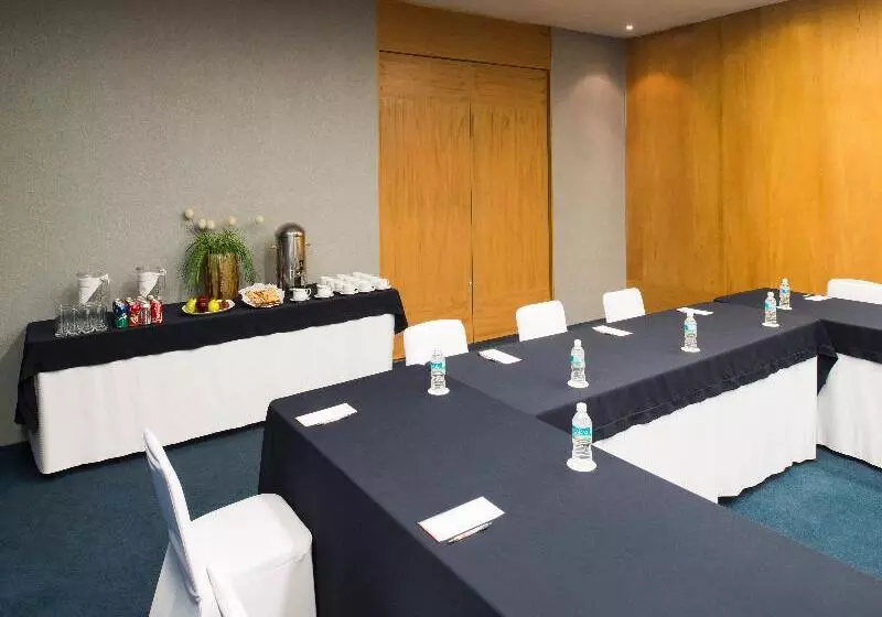 בית מלון כפרי Real Inn Torreón