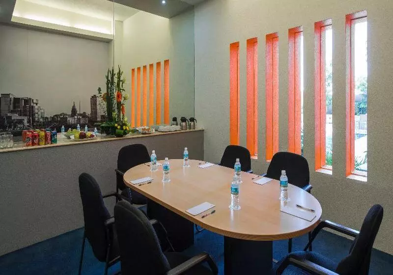 בית מלון כפרי Real Inn Torreón