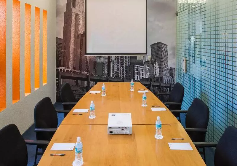 בית מלון כפרי Real Inn Torreón