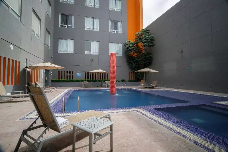 בית מלון כפרי Real Inn Torreón