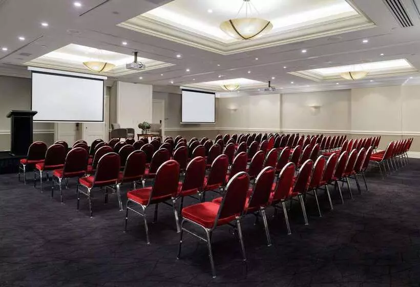 בית מלון כפרי Rydges Newcastle