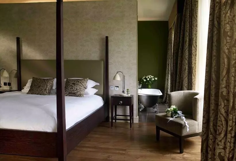 Отель Stoke Place  Part Of The Cairn Collection