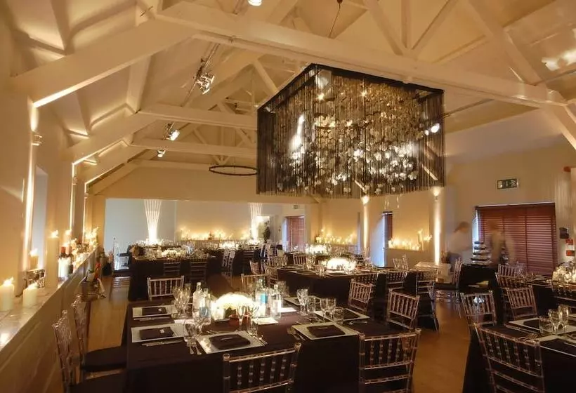 Отель Stoke Place  Part Of The Cairn Collection