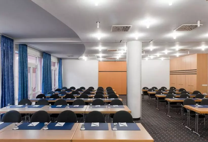 ホテル Tryp By Wyndham Halle