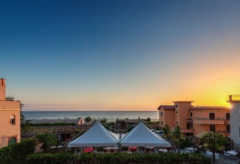 مبيت وإفطار La Risacca Relais