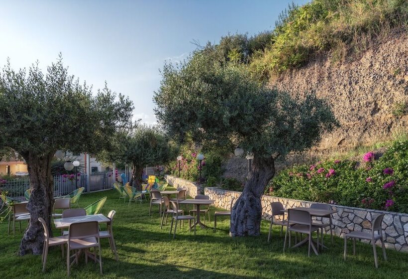 مبيت وإفطار La Risacca Relais