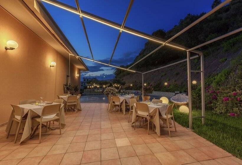 مبيت وإفطار La Risacca Relais