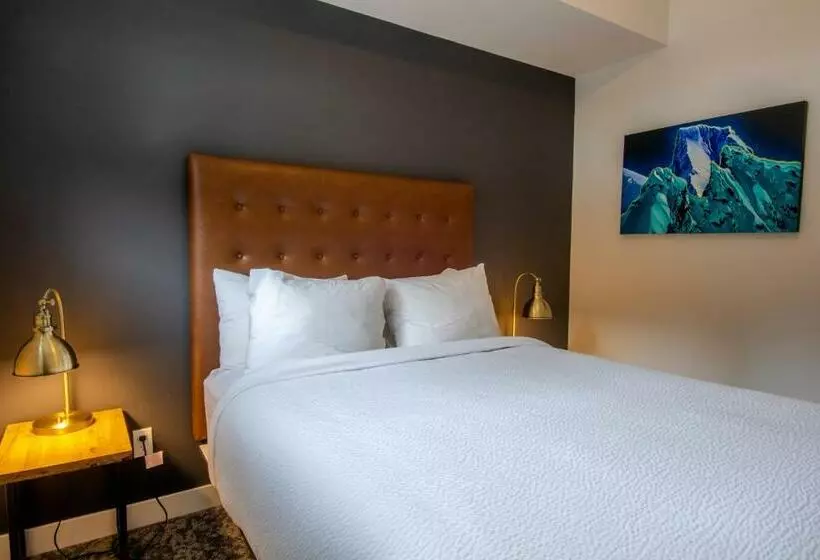 ホテル Basecamp Resorts Revelstoke