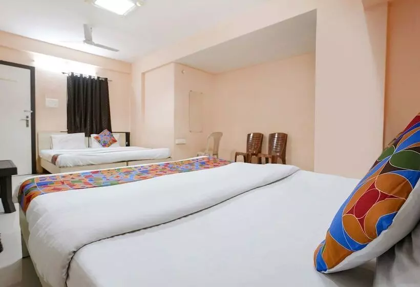 Hotelli Fabexpress Rama Palace