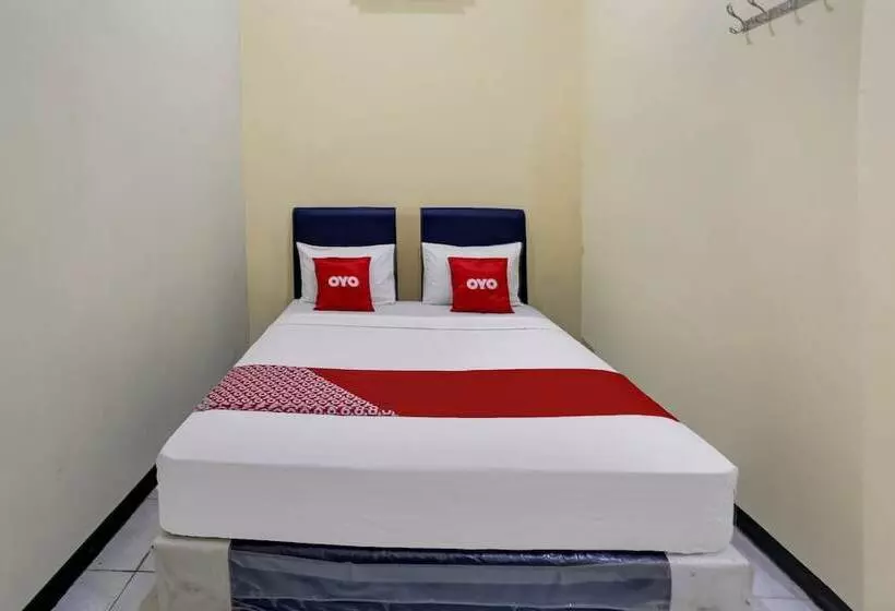 ホテル Reddoorz Near Kelapa Gading