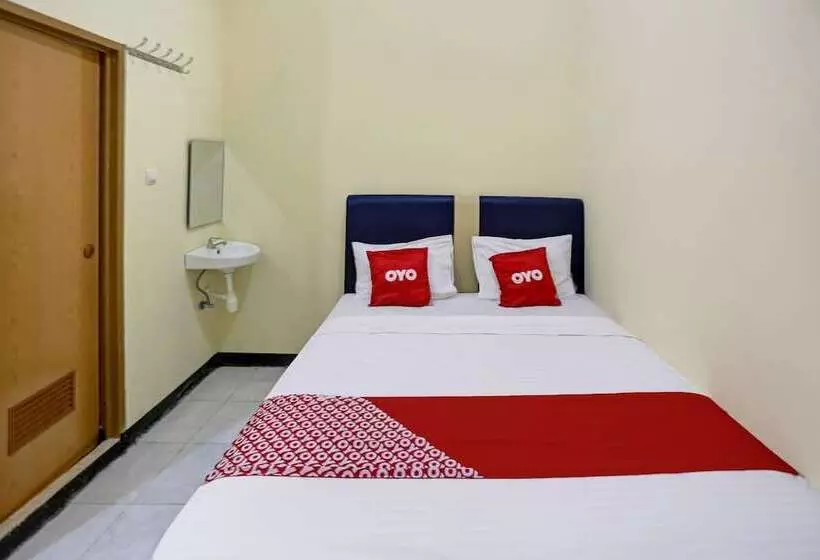 ホテル Reddoorz Near Kelapa Gading