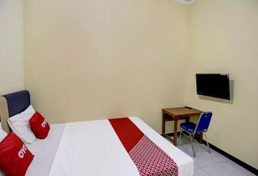 ホテル Reddoorz Near Kelapa Gading