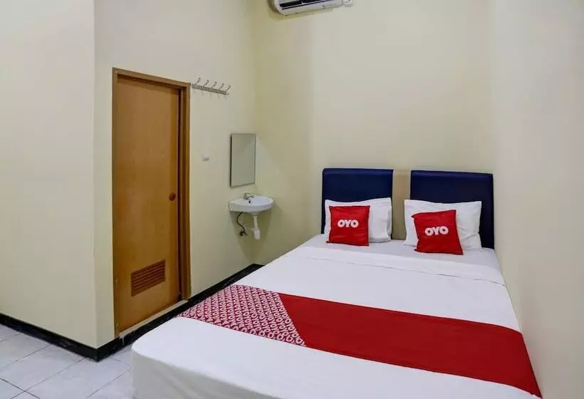 ホテル Reddoorz Near Kelapa Gading