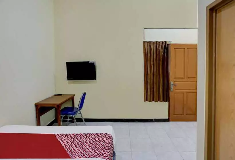 ホテル Reddoorz Near Kelapa Gading