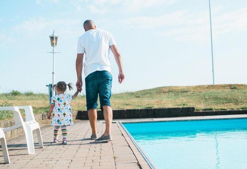 Löderup Strandbad Hotell Och Restaurang