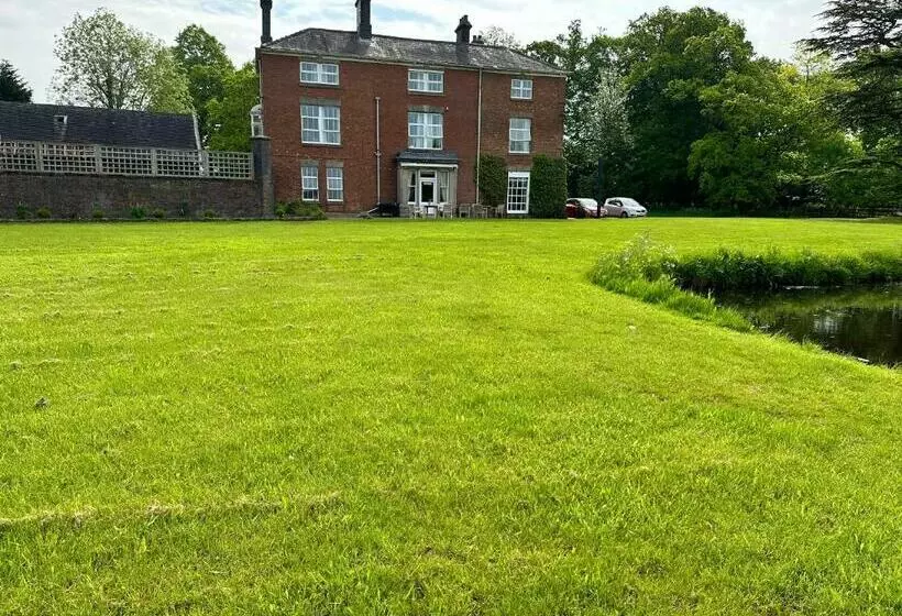 پانسیون Coundon Lodge Coventry
