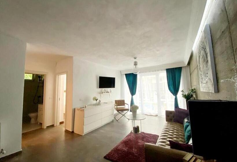 پانسیون Green Hill Villa