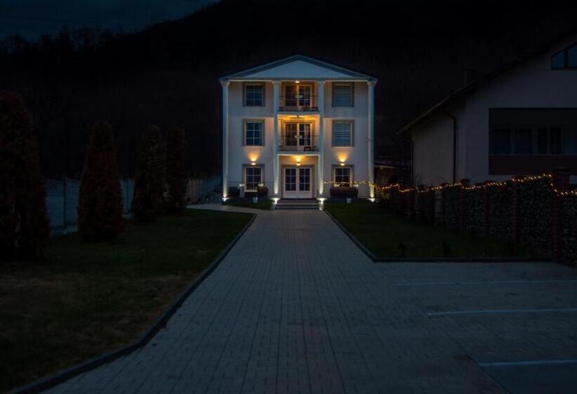 پانسیون Green Hill Villa