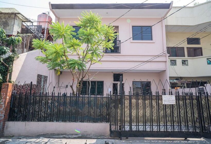 פנסיון Koolkost Near Golden Truly Mall