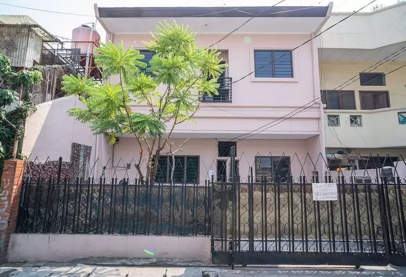 ペンション Koolkost Near Golden Truly Mall