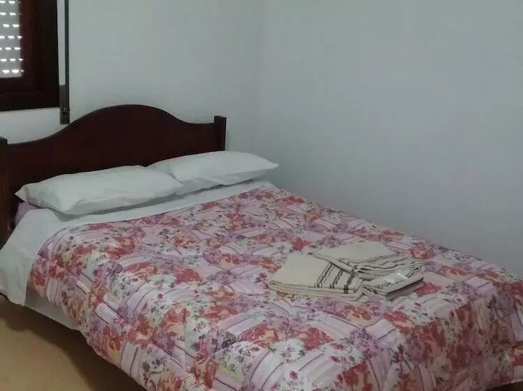 Hostel E Suites Scheckinah