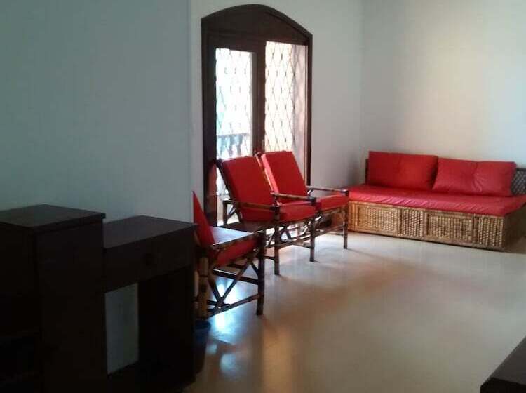 Hostel E Suites Scheckinah