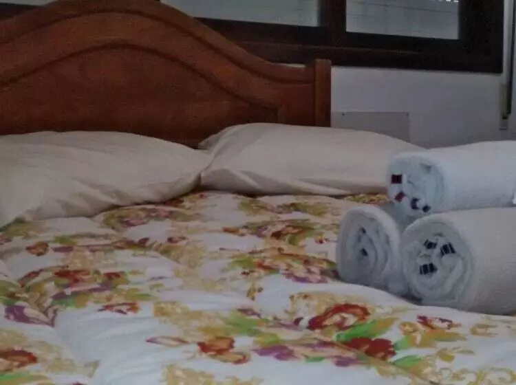 Hostel E Suites Scheckinah