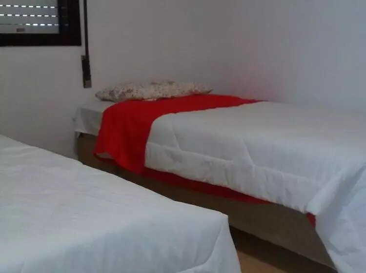 Hostel E Suites Scheckinah