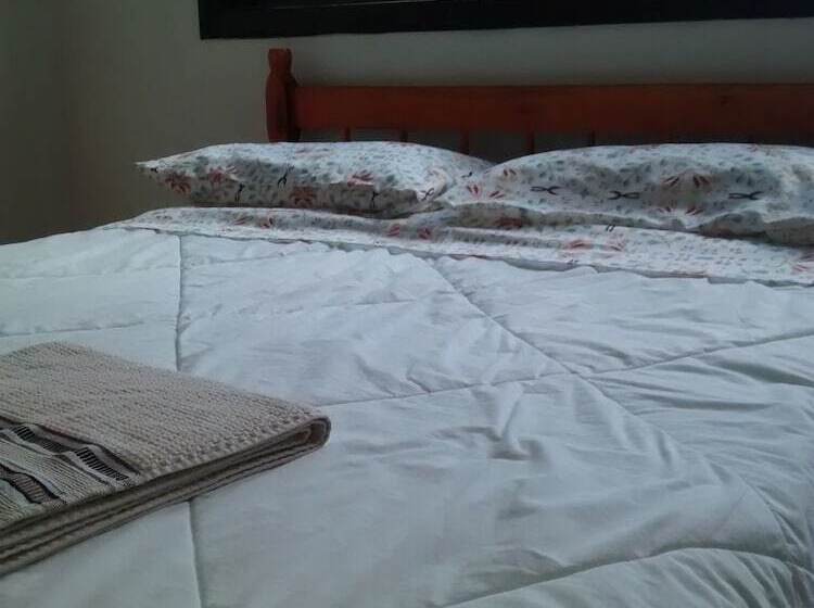 Hostel E Suites Scheckinah