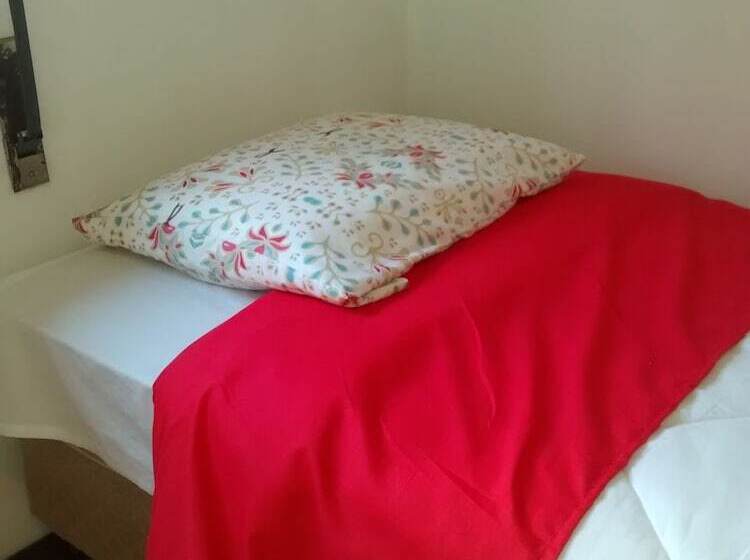 Hostel E Suites Scheckinah