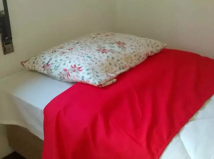 Hostel E Suites Scheckinah