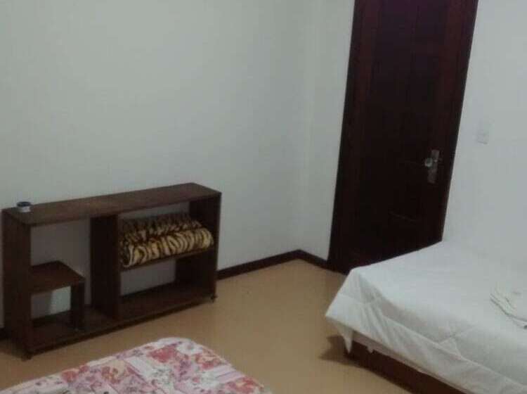 Hostel E Suites Scheckinah