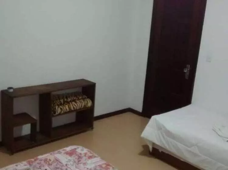 Hostel E Suites Scheckinah