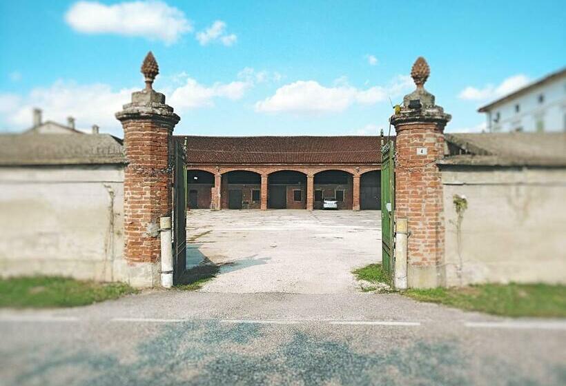 هتل Agriturismo Cascina Nuova