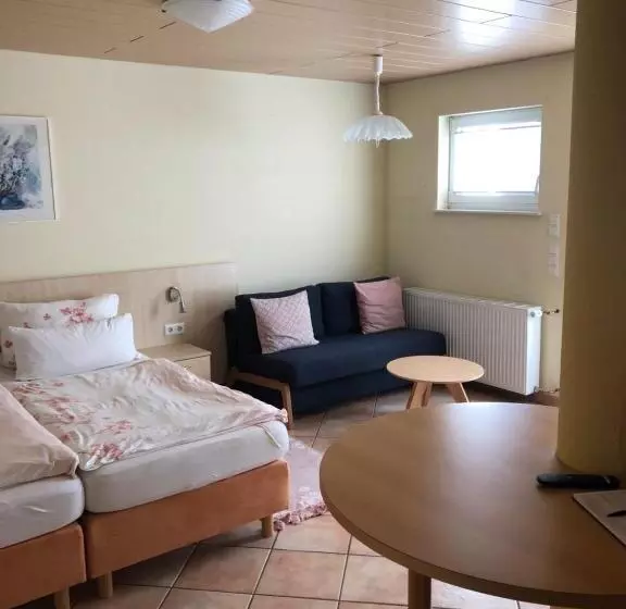 Hotelli Gästehaus Juhl